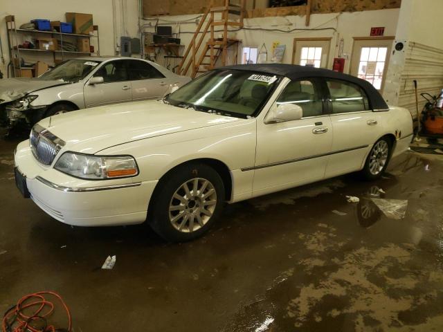 Photo 0 VIN: 1LNHM81W97Y609023 - LINCOLN TOWNCAR 