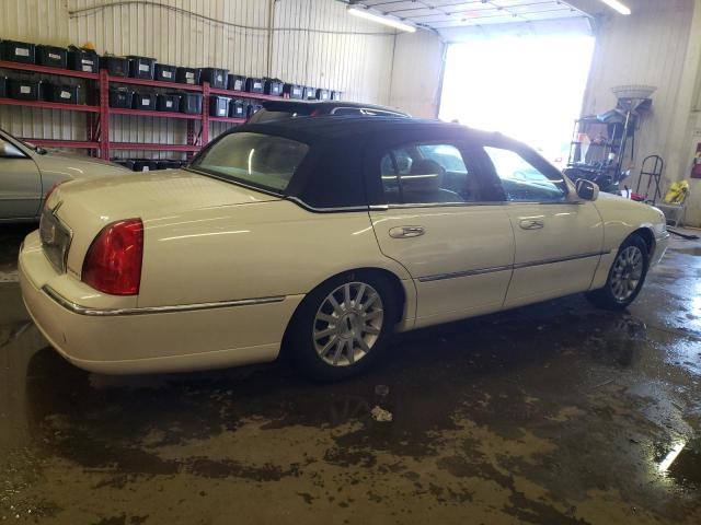 Photo 2 VIN: 1LNHM81W97Y609023 - LINCOLN TOWNCAR 