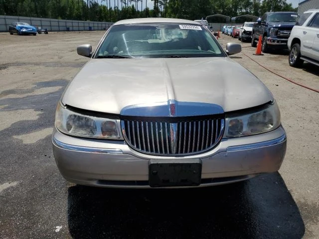 Photo 4 VIN: 1LNHM81W9XY707825 - LINCOLN TOWN CAR E 