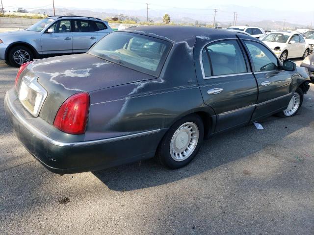 Photo 2 VIN: 1LNHM81W9YY938225 - LINCOLN TOWN CAR E 