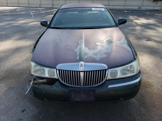 Photo 4 VIN: 1LNHM81W9YY938225 - LINCOLN TOWN CAR E 