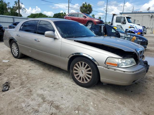 Photo 3 VIN: 1LNHM81WX3Y610367 - LINCOLN TOWN CAR E 