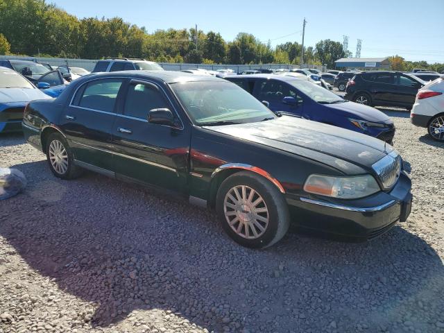 Photo 3 VIN: 1LNHM81WX3Y626424 - LINCOLN TOWN CAR E 