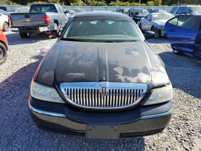 Photo 4 VIN: 1LNHM81WX3Y626424 - LINCOLN TOWN CAR E 