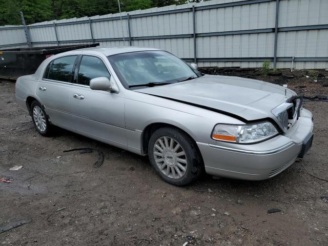 Photo 3 VIN: 1LNHM81WX3Y645698 - LINCOLN TOWNCAR 