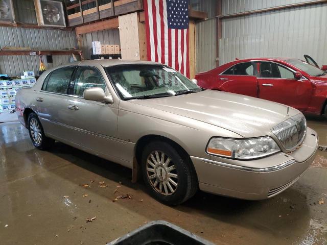 Photo 3 VIN: 1LNHM81WX3Y672772 - LINCOLN TOWN CAR E 