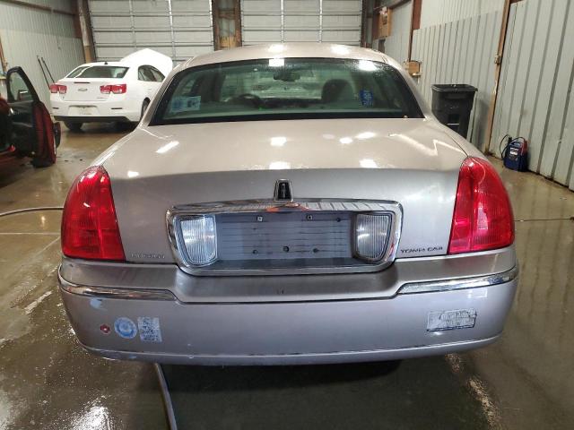 Photo 5 VIN: 1LNHM81WX3Y672772 - LINCOLN TOWN CAR E 