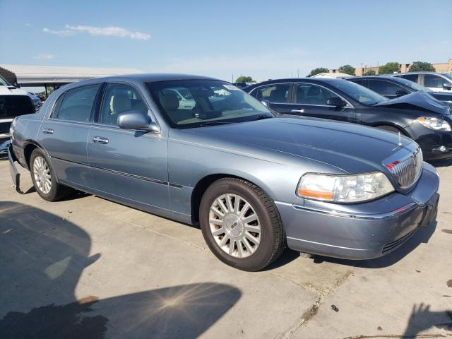 Photo 3 VIN: 1LNHM81WX3Y682962 - LINCOLN TOWNCAR 