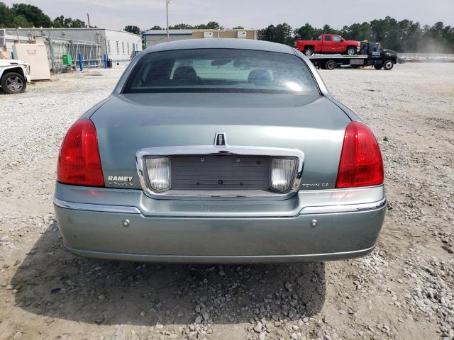 Photo 5 VIN: 1LNHM81WX4Y606823 - LINCOLN TOWN CAR E 