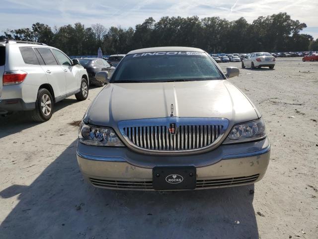 Photo 4 VIN: 1LNHM81WX4Y632578 - LINCOLN TOWNCAR 