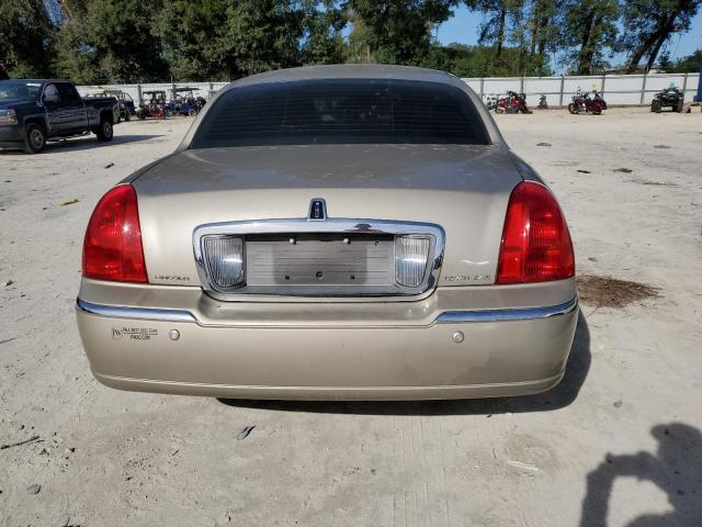 Photo 5 VIN: 1LNHM81WX4Y632578 - LINCOLN TOWNCAR 