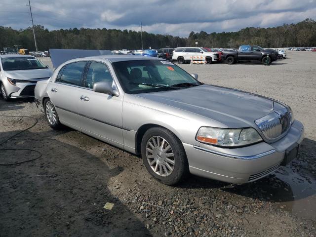 Photo 3 VIN: 1LNHM81WX4Y633715 - LINCOLN TOWN CAR E 