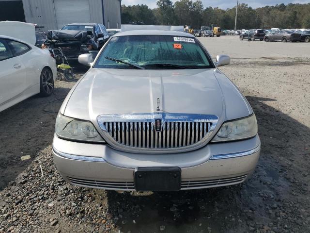 Photo 4 VIN: 1LNHM81WX4Y633715 - LINCOLN TOWN CAR E 