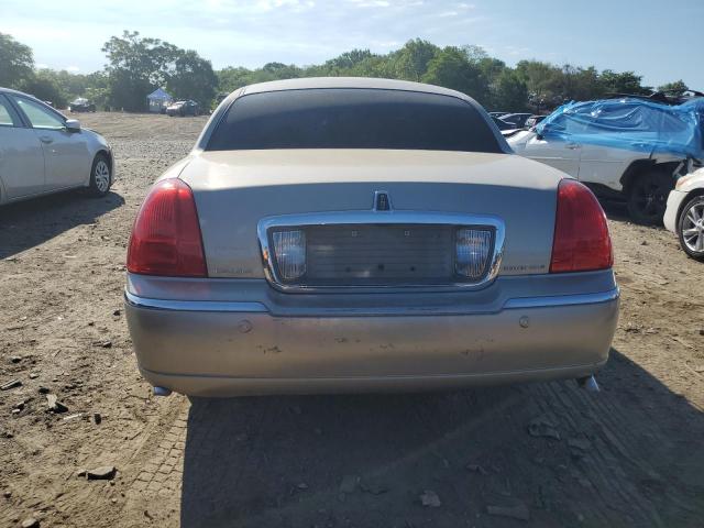 Photo 5 VIN: 1LNHM81WX4Y634797 - LINCOLN TOWN CAR E 