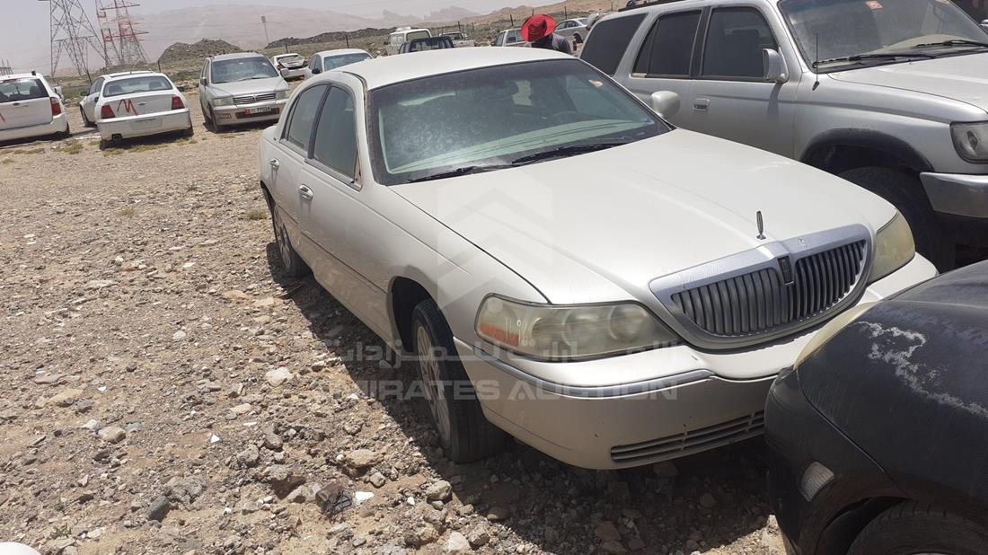 Photo 7 VIN: 1LNHM81WX6Y605903 - LINCOLN TOWN CAR 