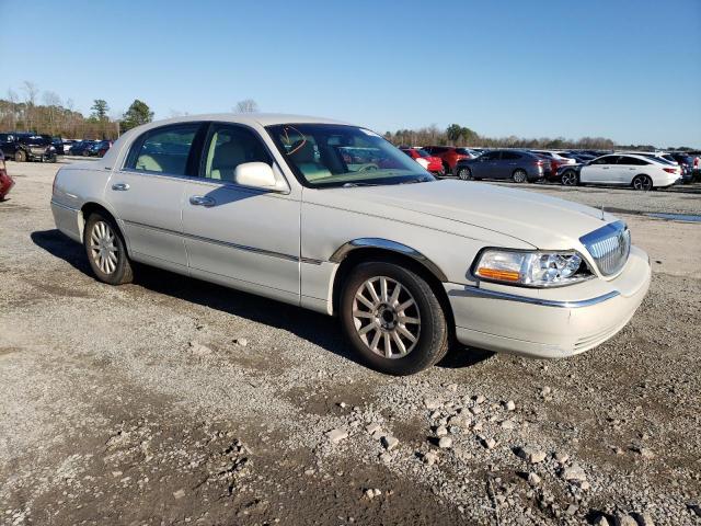 Photo 3 VIN: 1LNHM81WX6Y606825 - LINCOLN TOWNCAR 