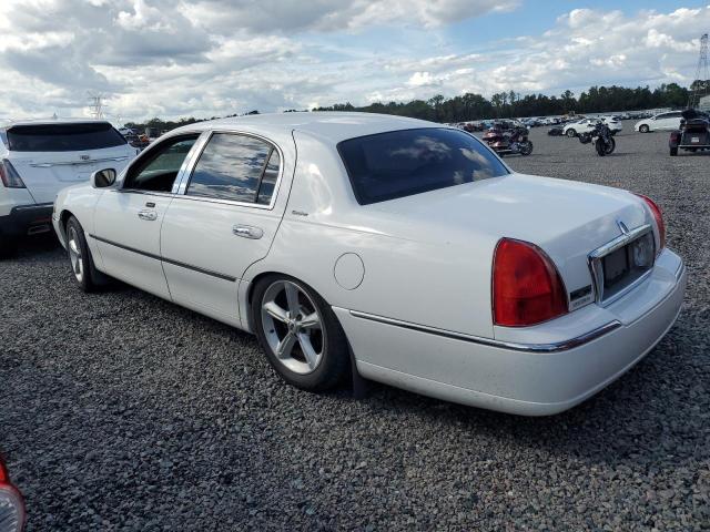 Photo 1 VIN: 1LNHM81WX7Y626722 - LINCOLN TOWN CAR S 