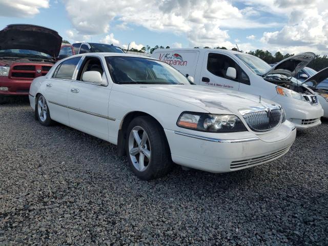 Photo 3 VIN: 1LNHM81WX7Y626722 - LINCOLN TOWN CAR S 