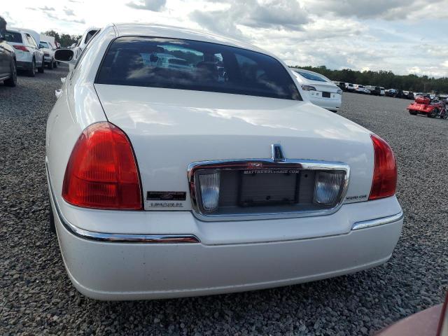 Photo 5 VIN: 1LNHM81WX7Y626722 - LINCOLN TOWN CAR S 