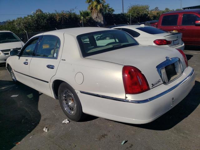 Photo 1 VIN: 1LNHM81WXYY837100 - LINCOLN TOWNCAR 