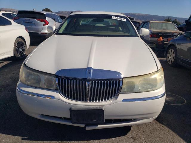 Photo 4 VIN: 1LNHM81WXYY837100 - LINCOLN TOWNCAR 