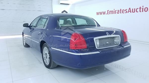 Photo 5 VIN: 1LNHM82V07Y627528 - LINCOLN TOWN 