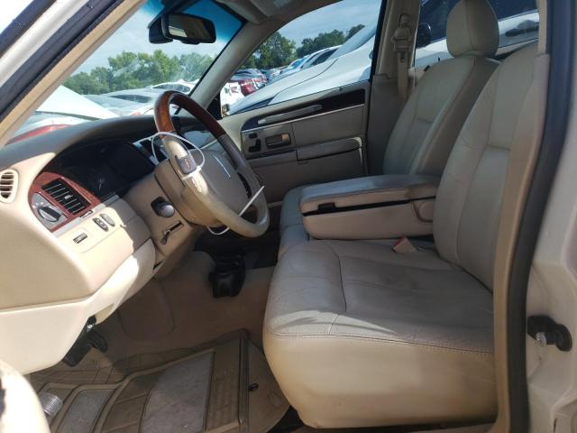 Photo 6 VIN: 1LNHM82V17Y608700 - LINCOLN TOWNCAR 