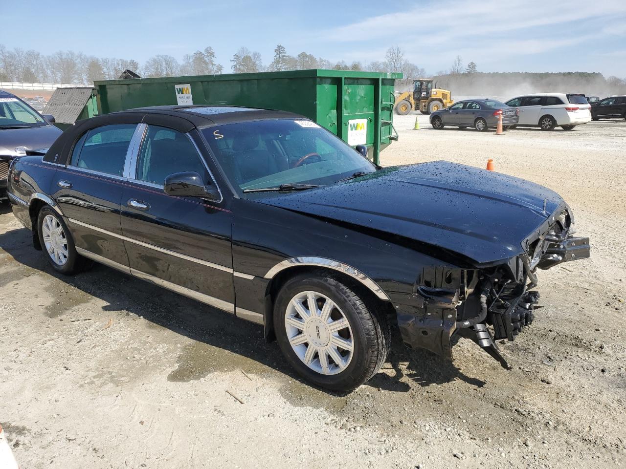 Photo 3 VIN: 1LNHM82V17Y620569 - LINCOLN TOWN CAR 