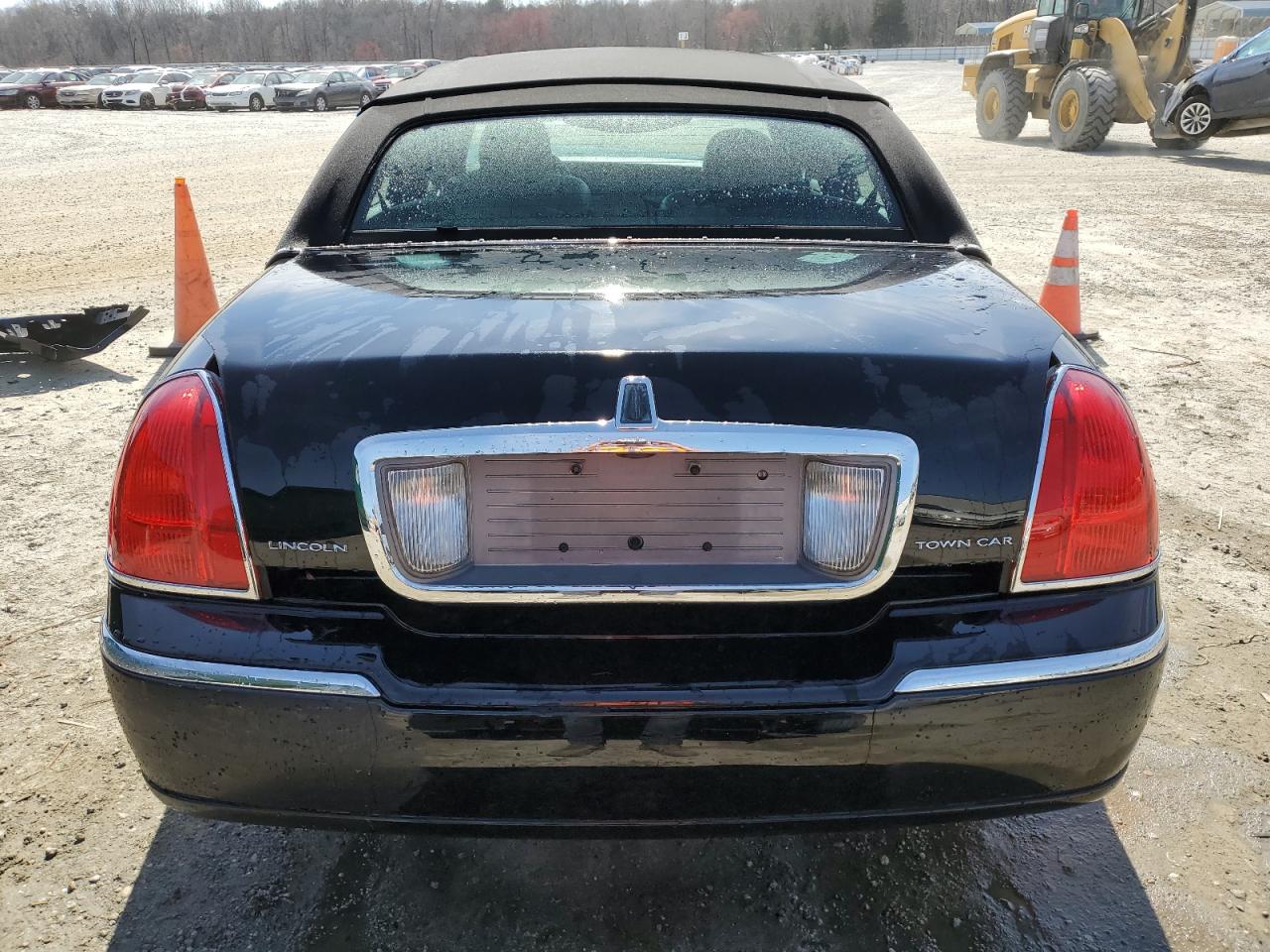 Photo 5 VIN: 1LNHM82V17Y620569 - LINCOLN TOWN CAR 