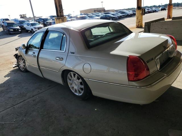 Photo 1 VIN: 1LNHM82V27Y602310 - LINCOLN TOWNCAR 