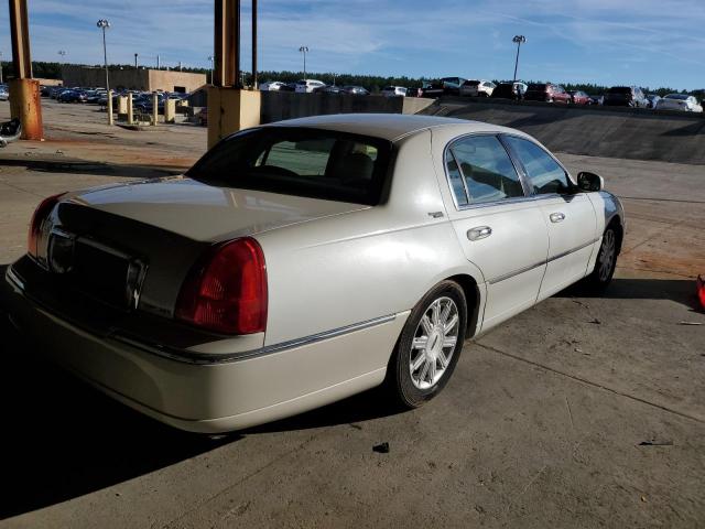 Photo 2 VIN: 1LNHM82V27Y602310 - LINCOLN TOWNCAR 