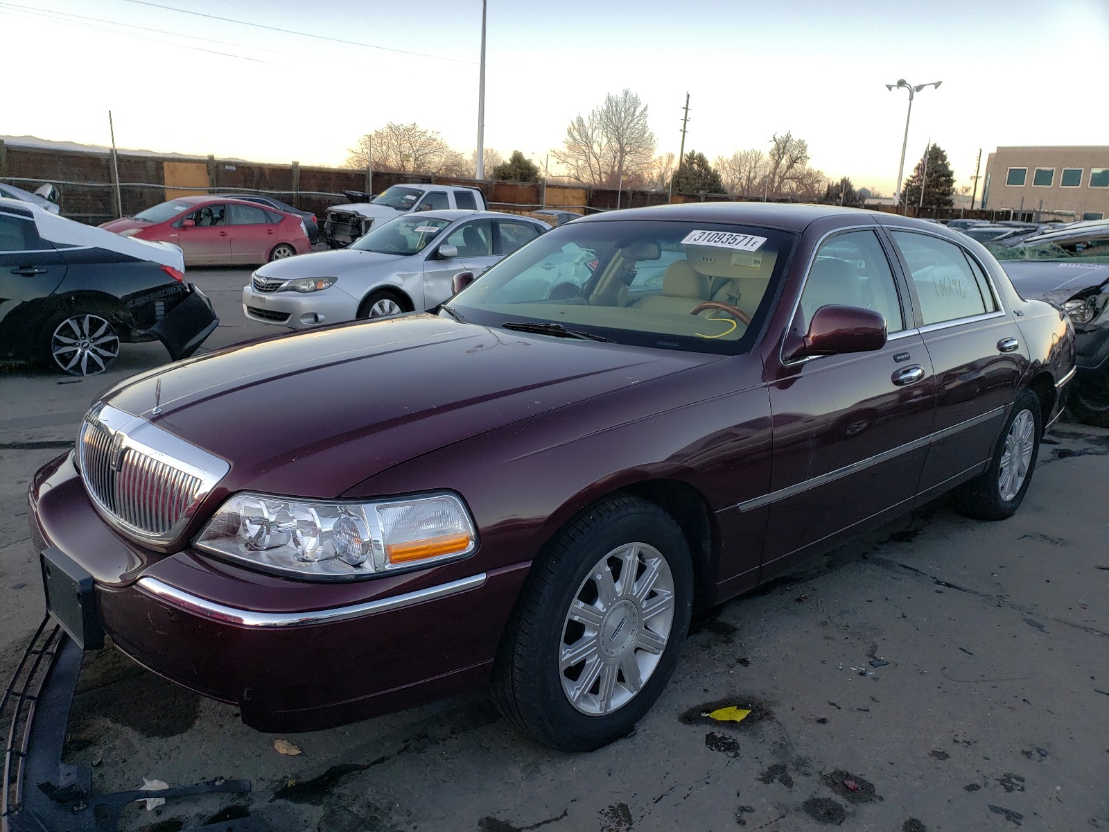 Photo 1 VIN: 1LNHM82V27Y609600 - LINCOLN TOWN CAR S 