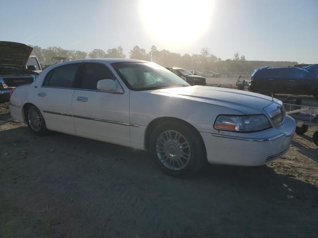 Photo 3 VIN: 1LNHM82V37Y623361 - LINCOLN TOWNCAR 