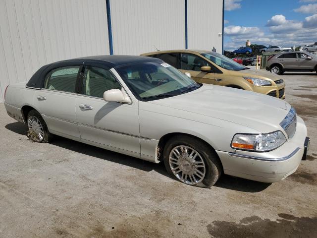 Photo 3 VIN: 1LNHM82V47Y608920 - LINCOLN TOWNCAR 