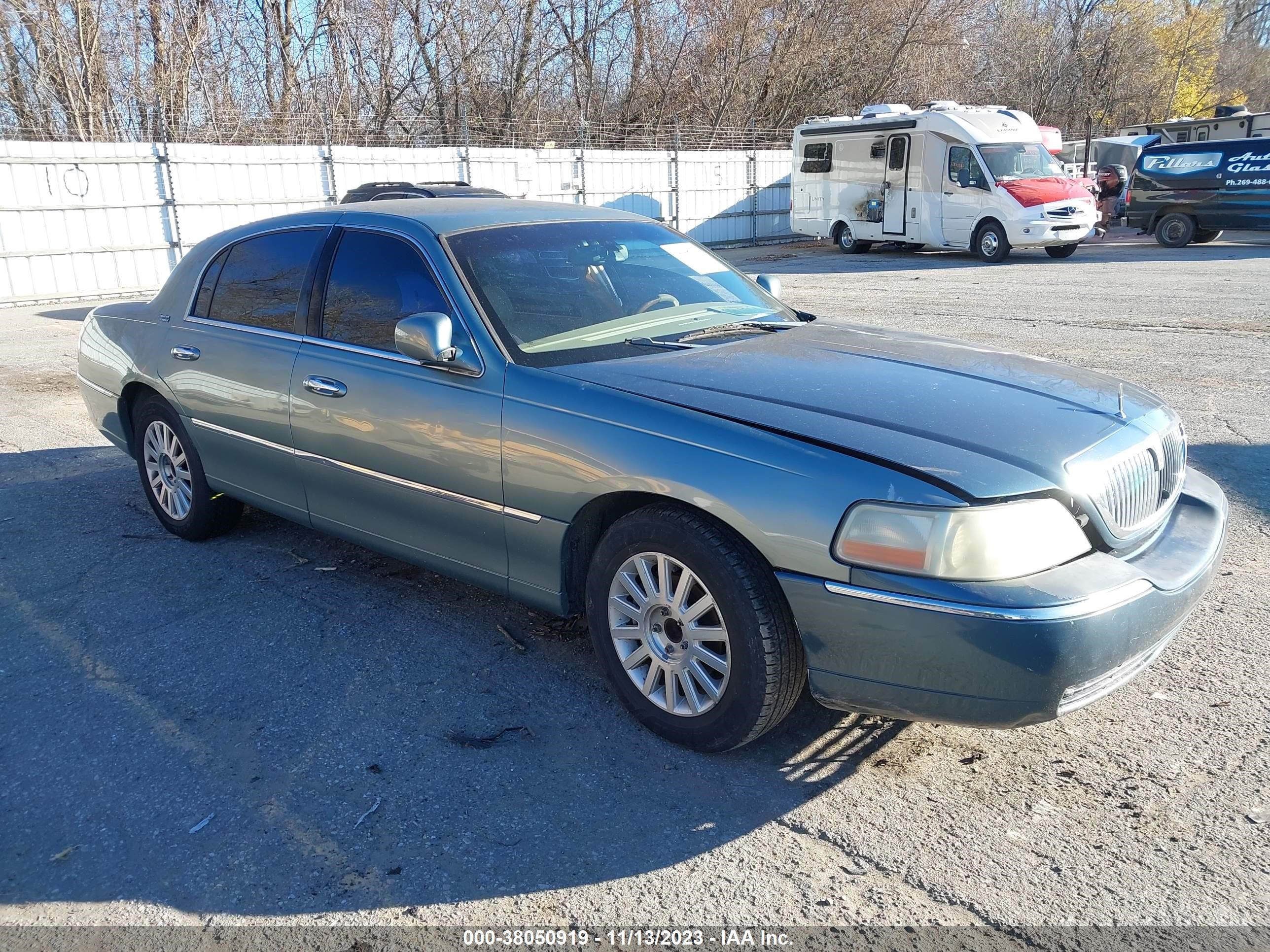 Photo 0 VIN: 1LNHM82V56Y613476 - LINCOLN TOWN CAR 