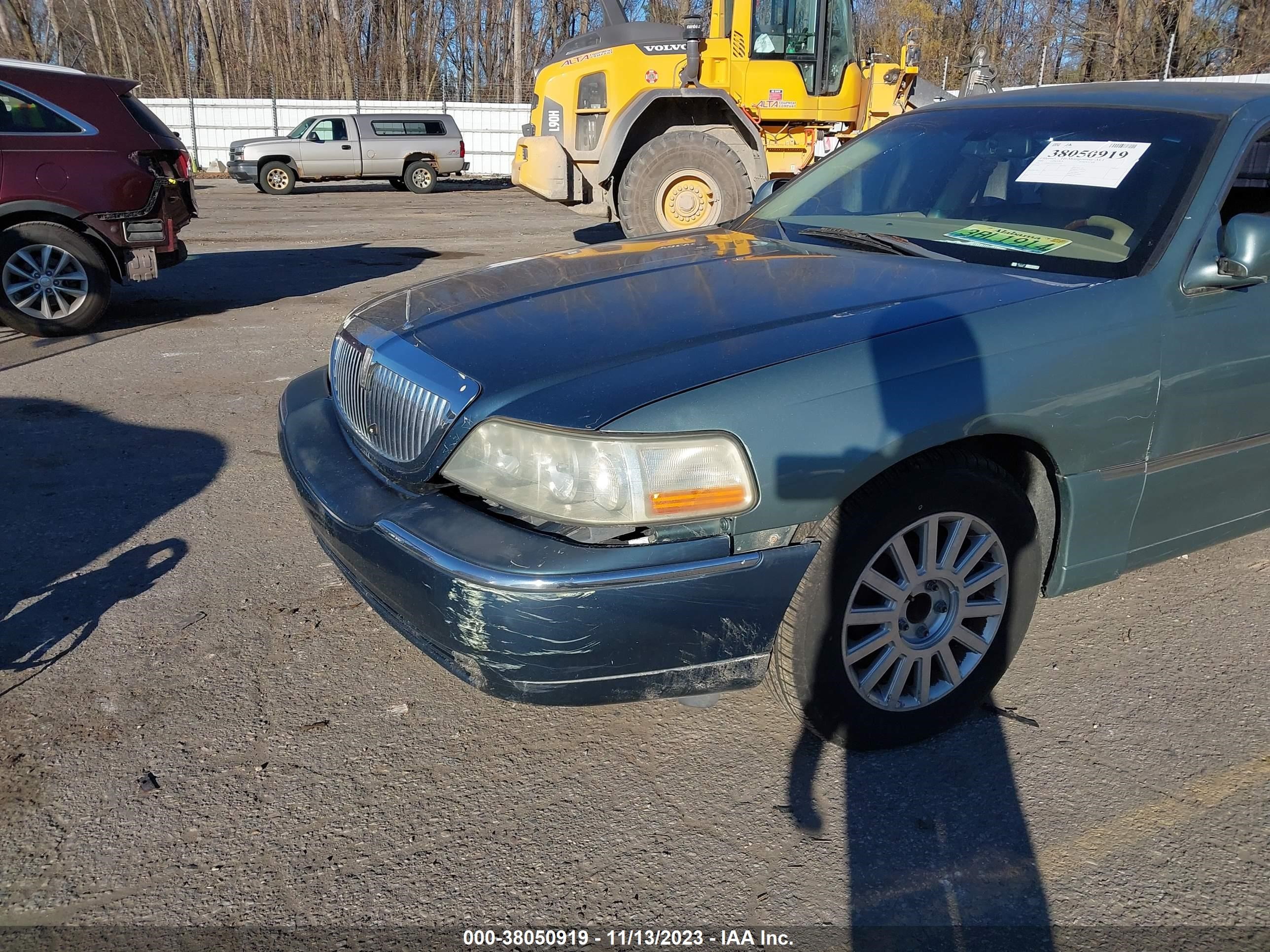 Photo 5 VIN: 1LNHM82V56Y613476 - LINCOLN TOWN CAR 