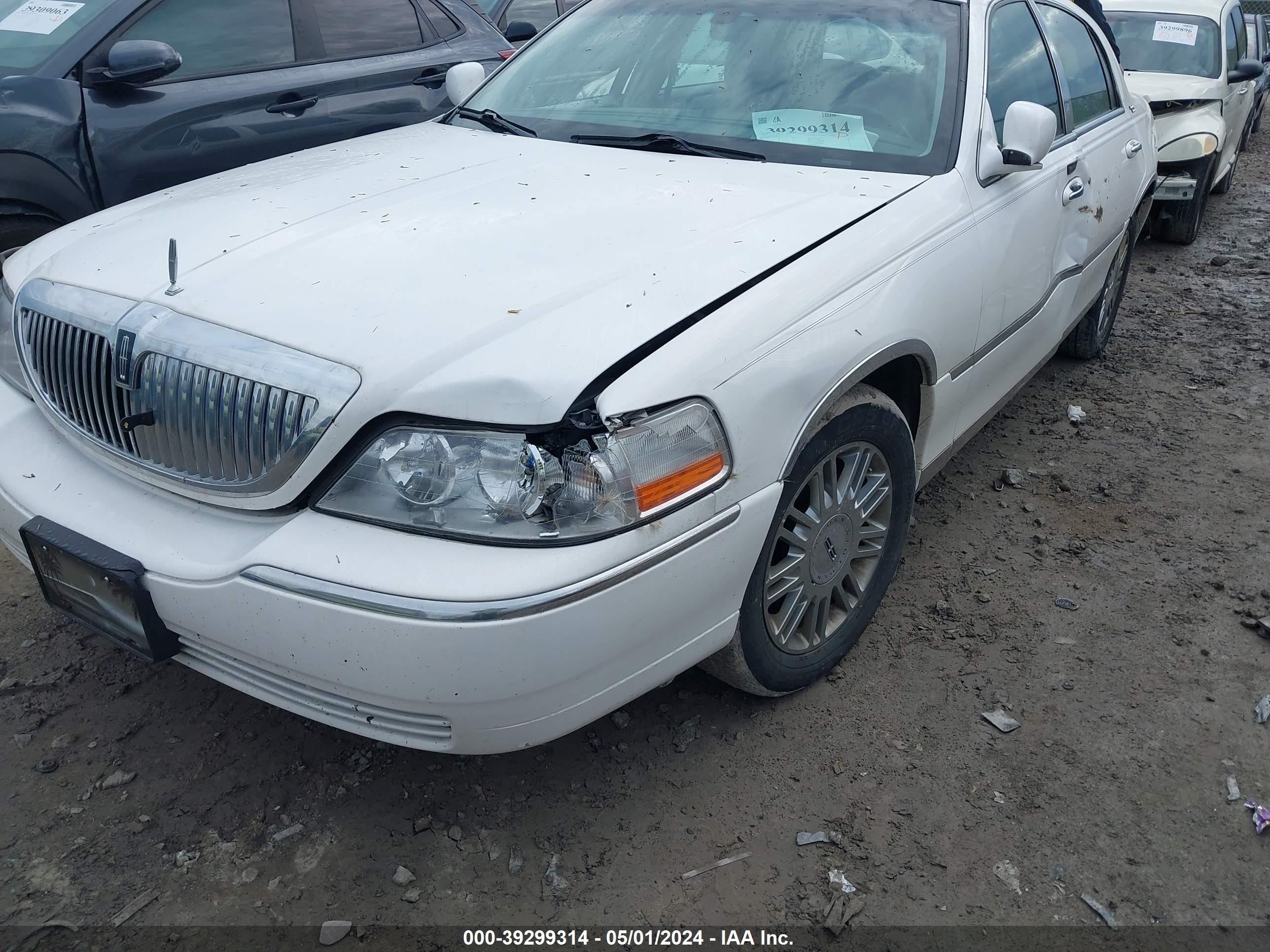 Photo 5 VIN: 1LNHM82V76Y624320 - LINCOLN TOWN CAR 