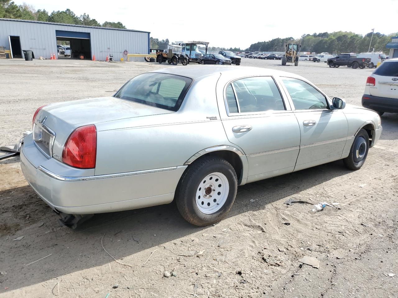 Photo 2 VIN: 1LNHM82V77Y619846 - LINCOLN TOWN CAR 