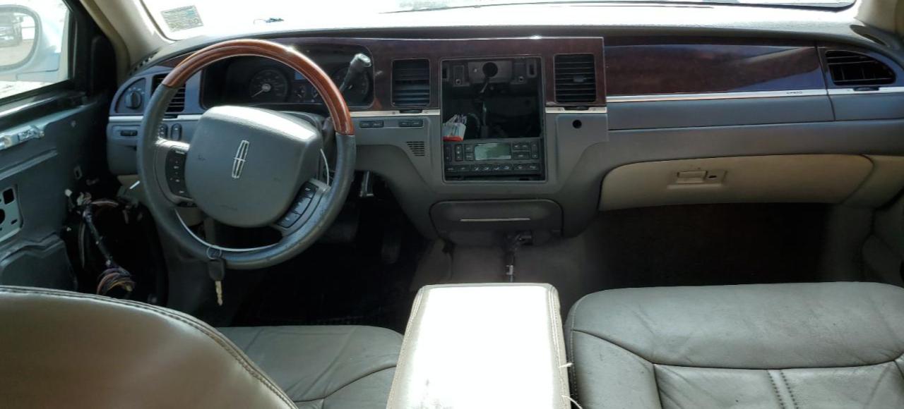 Photo 7 VIN: 1LNHM82V77Y619846 - LINCOLN TOWN CAR 