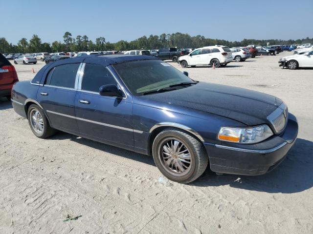 Photo 3 VIN: 1LNHM82V97Y600733 - LINCOLN TOWN CAR S 