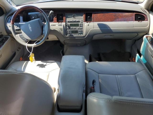 Photo 7 VIN: 1LNHM82VX7Y605438 - LINCOLN TOWNCAR 