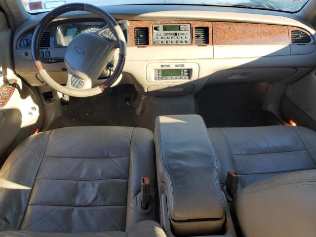 Photo 7 VIN: 1LNHM82W01Y706925 - LINCOLN TOWNCAR 