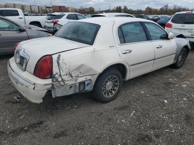 Photo 2 VIN: 1LNHM82W01Y731954 - LINCOLN TOWNCAR 