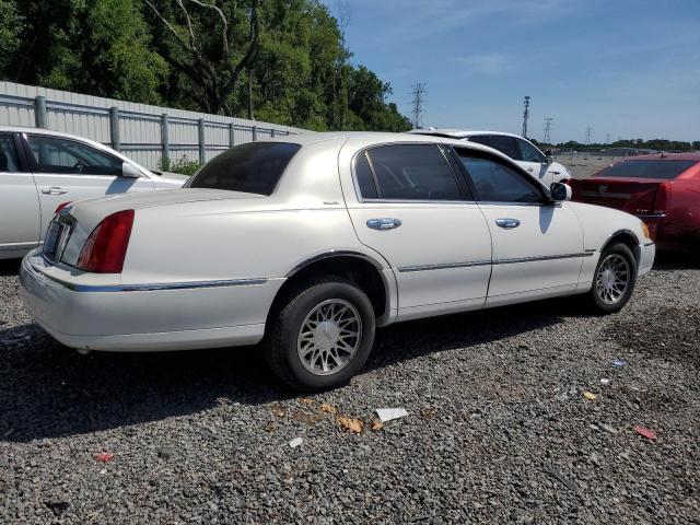 Photo 2 VIN: 1LNHM82W02Y635727 - LINCOLN TOWNCAR 