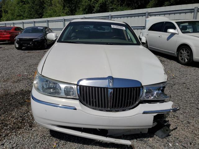 Photo 4 VIN: 1LNHM82W02Y635727 - LINCOLN TOWNCAR 