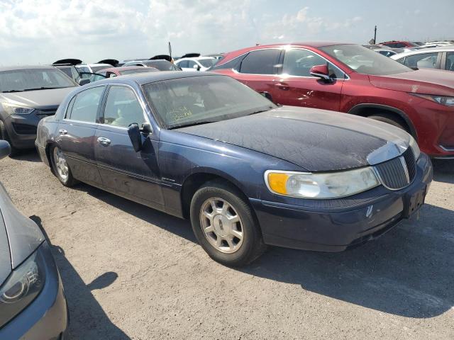 Photo 3 VIN: 1LNHM82W02Y658747 - LINCOLN TOWN CAR S 