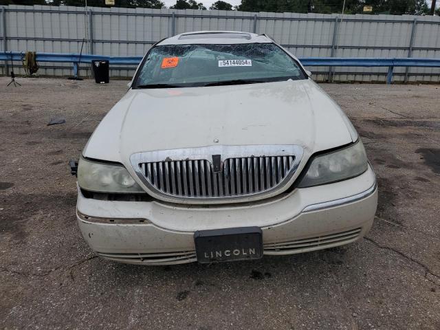 Photo 4 VIN: 1LNHM82W05Y604076 - LINCOLN TOWN CAR S 