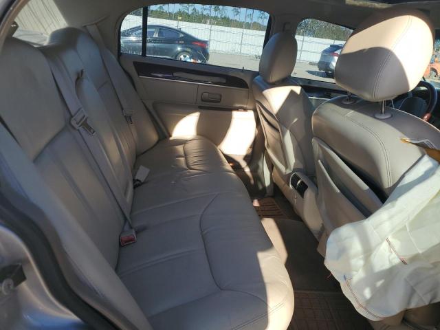 Photo 9 VIN: 1LNHM82W05Y634176 - LINCOLN TOWNCAR 