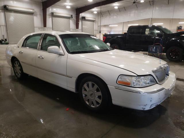 Photo 3 VIN: 1LNHM82W05Y653052 - LINCOLN TOWNCAR 