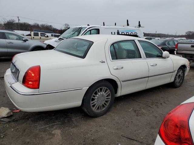 Photo 2 VIN: 1LNHM82W06Y646121 - LINCOLN TOWNCAR 